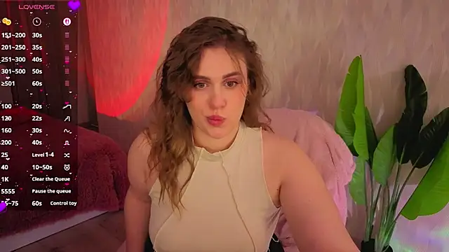 Milana Monroe online show from April 2026 07:33:01 PM