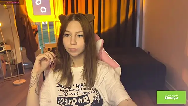 Snapshot of Veneloppalife chatting on May 2026 04:37:01 PM Veneloppalife online show from May 2026 04:37:01 PM