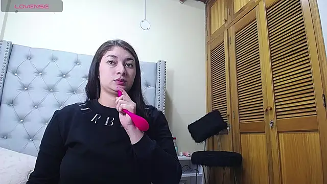 Snapshot of skarlett__36 chatting on March 2026 01:11:02 PM skarlett 36 online show from March 2026 01:11:02 PM