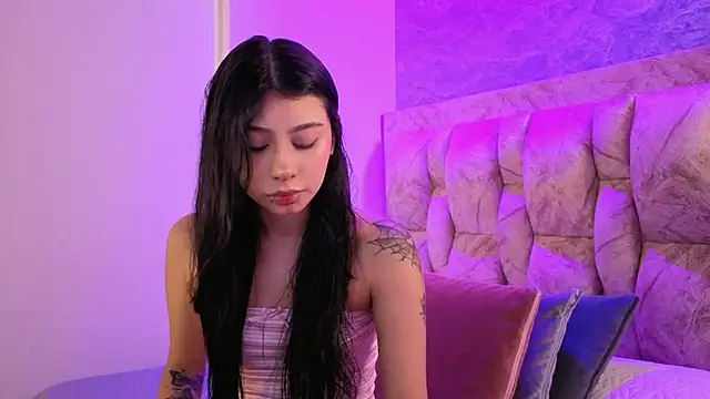 chloe bluee  online show from June 2026 12:11:02 PM