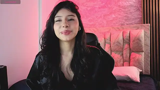 chloe bluee  online show from April 2026 11:23:02 AM