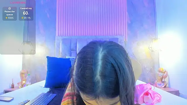chloe bluee  online show from July 2026 09:04:01 PM