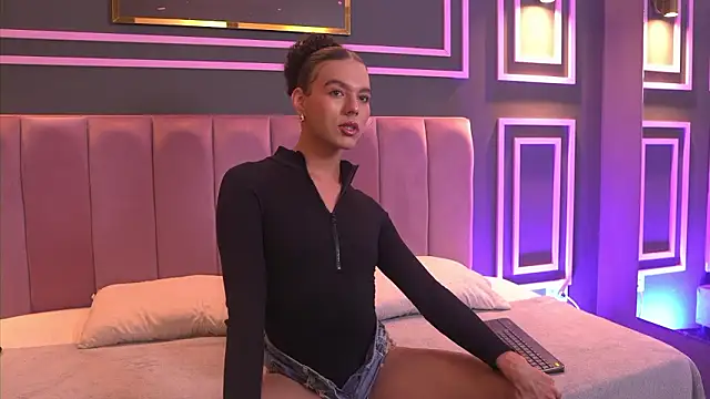 Luxa Velvet online show from February 2026 12:18:01 PM