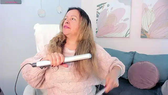 Ivonne 4 online show from March 2026 12:35:02 PM