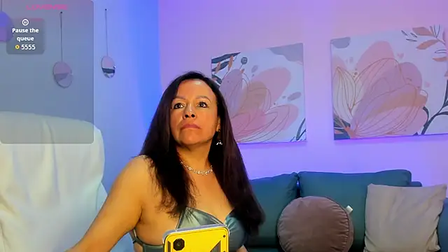 Ivonne 4 online show from June 2026 01:01:02 PM