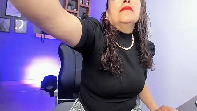 Ivonne 4 online show from July 2026 01:23:02 PM