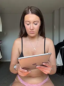 PinkVelvetx online show from April 2026 12:56:01 PM