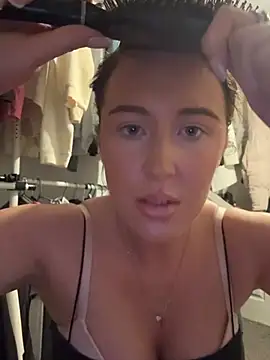 PinkVelvetx online show from March 2026 07:32:01 PM