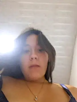 AlessiaKnox online show from April 2026 06:58:01 PM