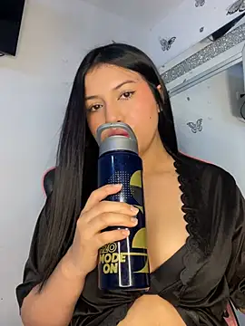 scarleth marquezz online show from May 2026 03:22:02 AM