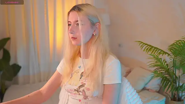 Snapshot of Aiko_Takana chatting on February 2026 12:51:02 PM Aiko Takana online show from February 2026 12:51:02 PM