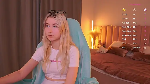 Snapshot of Aiko_Takana chatting on February 2026 03:45:01 PM Aiko Takana online show from February 2026 03:45:01 PM