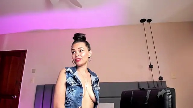 KatrionaNyx online show from April 2026 07:56:02 PM