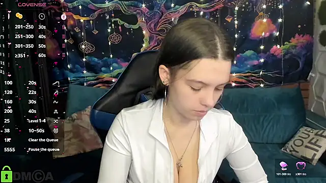 Snapshot of TanaMoonly chatting on February 2026 01:55:01 PM TanaMoonly online show from February 2026 01:55:01 PM