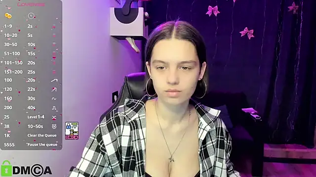 Snapshot of TanaMoonly chatting on February 2026 01:46:02 PM TanaMoonly online show from February 2026 01:46:02 PM