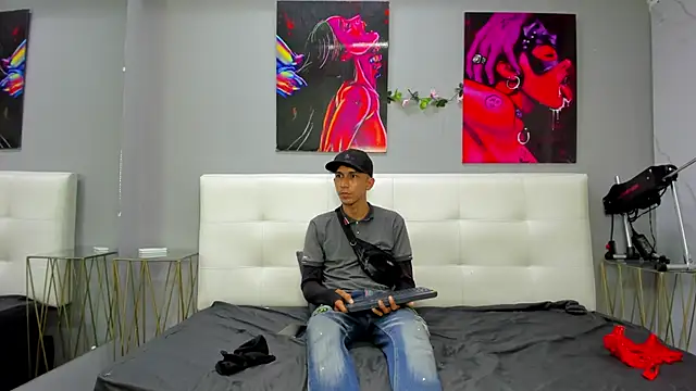 ahsly78Bryan online show from April 2026 07:51:02 PM