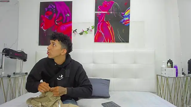 ahsly78Bryan online show from March 2026 08:32:01 PM