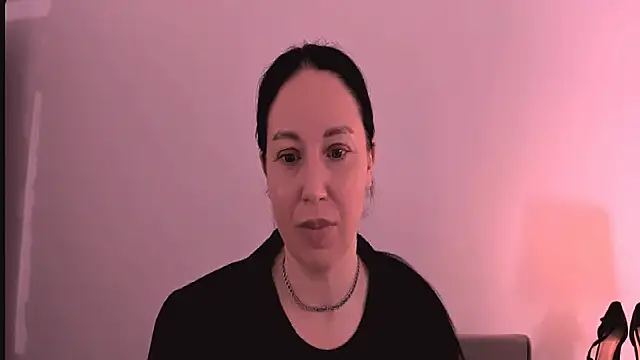 Snapshot of MiaFair chatting on May 2026 03:55:02 PM MiaFair online show from May 2026 03:55:02 PM
