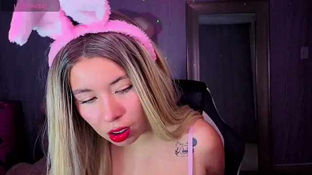 Kylia a online show from February 2026 08:06:01 PM