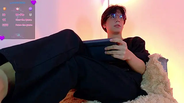 lui x dust online show from March 2026 03:04:01 AM