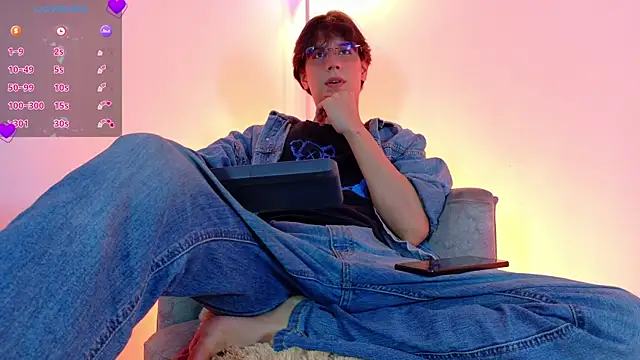 lui x dust online show from March 2026 03:07:01 AM