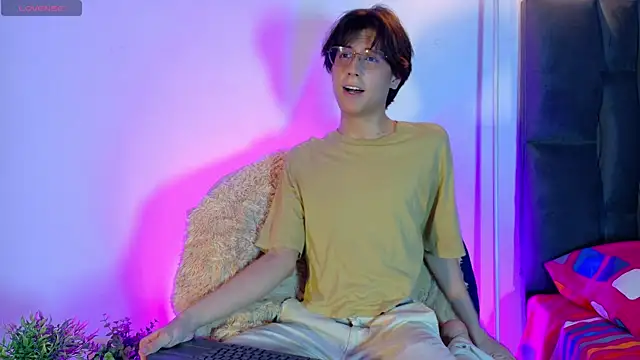 lui x dust online show from April 2026 03:43:01 AM