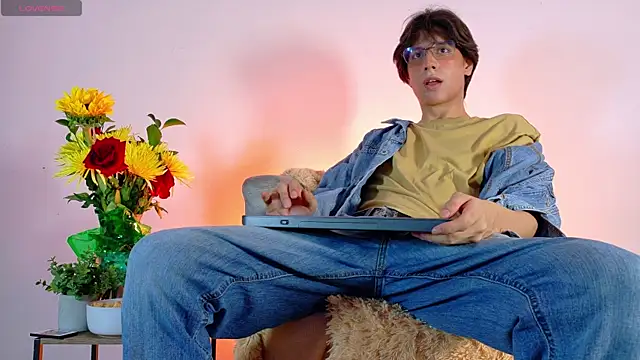 lui x dust online show from April 2026 03:35:01 AM