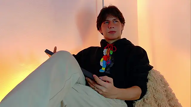 lui x dust online show from March 2026 04:27:02 AM