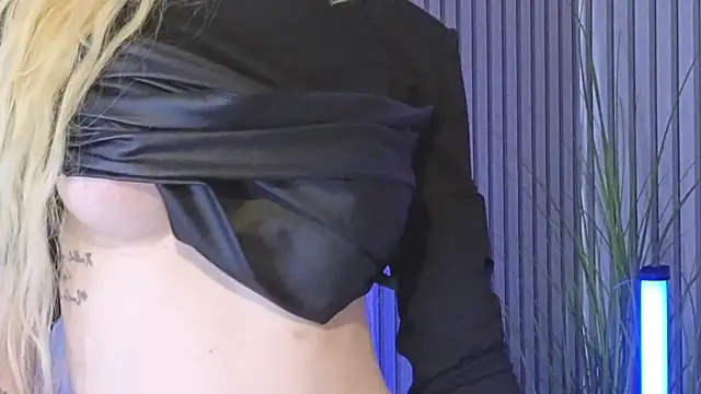 KarmaArms online show from April 2026 12:01:02 AM