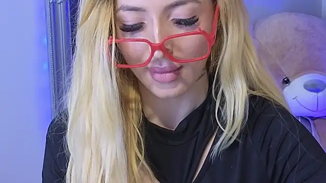 KarmaArms online show from March 2026 08:32:01 PM