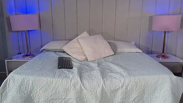 Emily  Stef online show from June 2026 12:50:02 PM