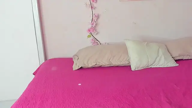 lilirousee online show from April 2026 02:01:01 AM