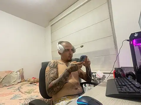 Maximo Garcia17 online show from February 2026 02:02:02 AM