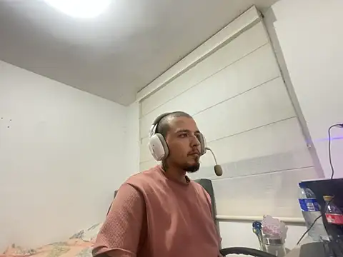 Maximo Garcia17 online show from March 2026 01:44:01 AM