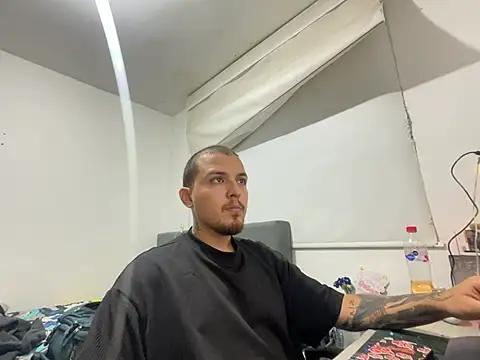 Maximo Garcia17 online show from April 2026 03:20:02 AM