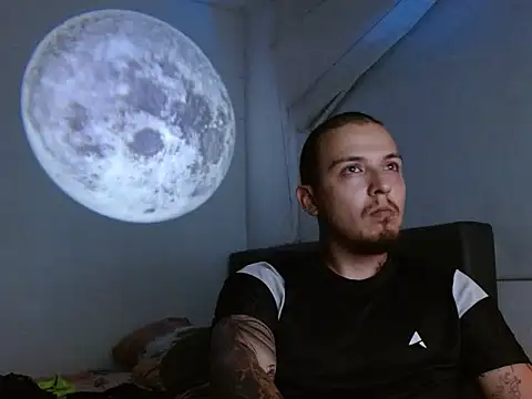 Maximo Garcia17 online show from April 2026 04:25:01 AM