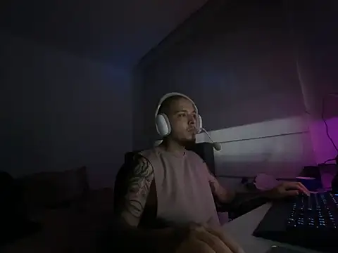 Maximo Garcia17 online show from February 2026 11:12:01 PM