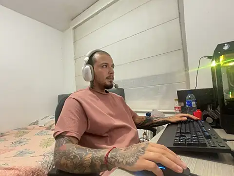 Maximo Garcia17 online show from March 2026 02:04:02 AM