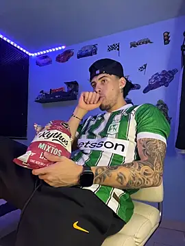 TOMAS CONOR online show from April 2026 03:02:01 AM