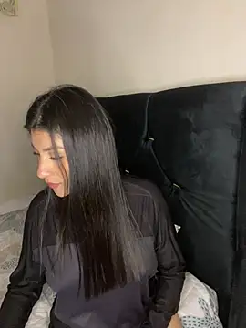 latinasoftie online show from June 2026 03:01:01 AM