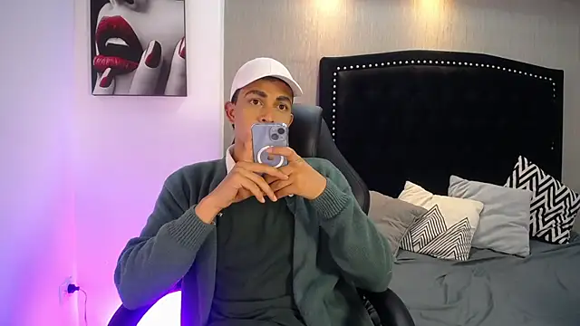 NewYoungHot online show from April 2026 08:15:02 PM