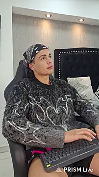 NewYoungHot online show from April 2026 08:32:01 PM