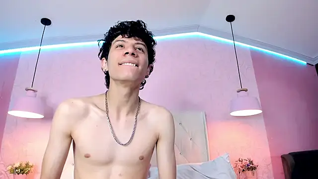 LeoFeniix online show from March 2026 05:44:01 AM