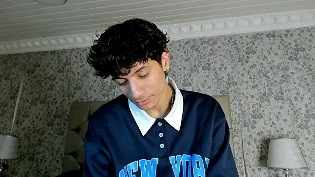 LeoFeniix online show from March 2026 04:28:01 AM