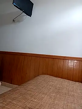 Rosyshadow online show from April 2026 07:20:01 PM