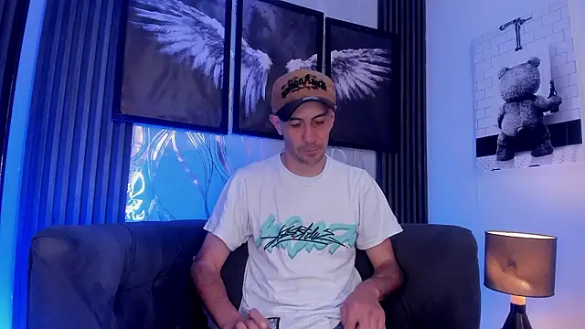 Milanwhite  online show from February 2026 11:33:01 AM