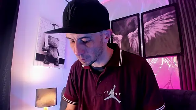 Milanwhite  online show from February 2026 11:43:01 AM