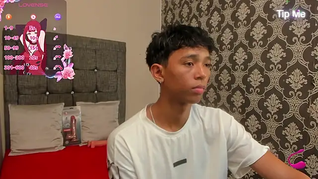 Little Twink19x online show from May 2026 07:35:01 PM
