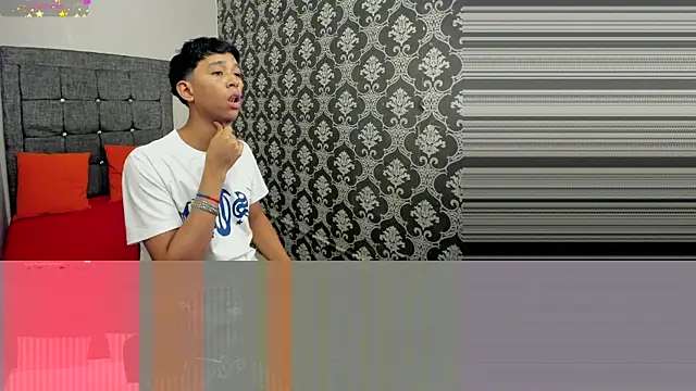 Little Twink19x online show from June 2026 07:33:01 PM