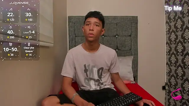 Little Twink19x online show from May 2026 07:17:02 PM